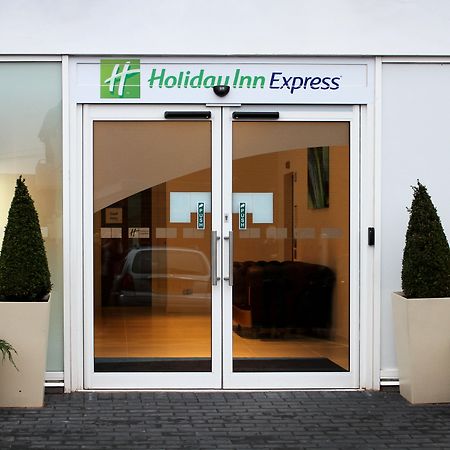 Holiday Inn Express Wakefield, An Ihg Hotel Экстерьер фото
